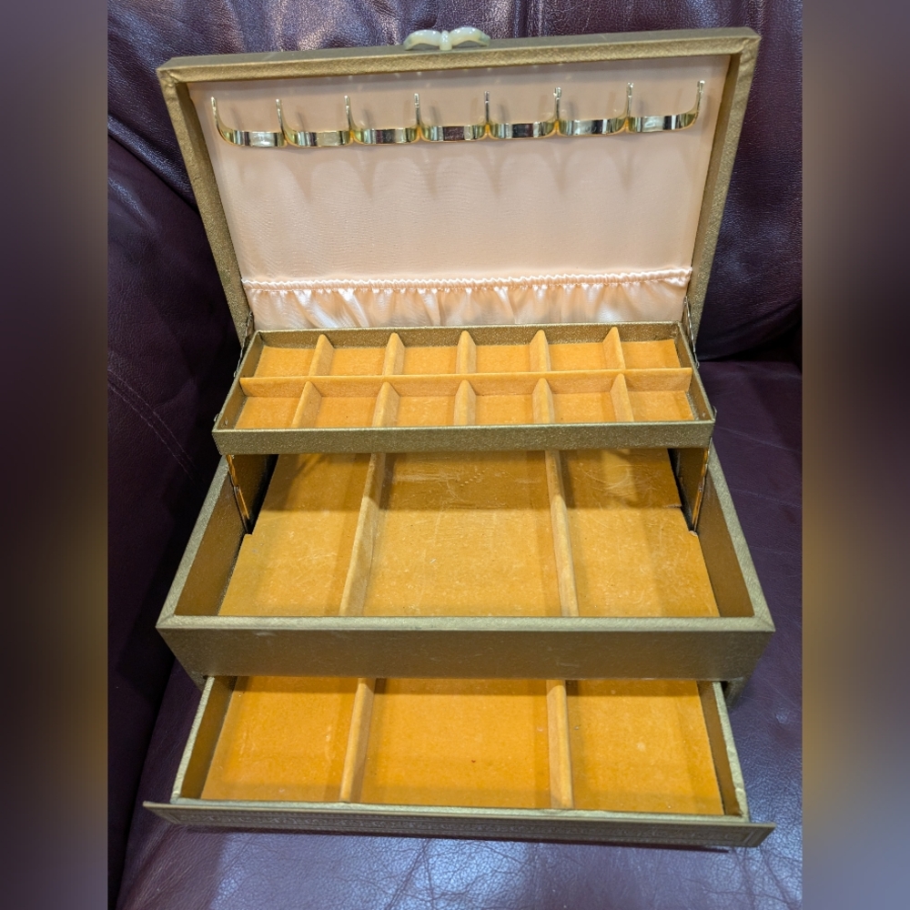 Antique Vintage Jewelry Organizer Box in Gold and Peach - Women Jewelry Storage